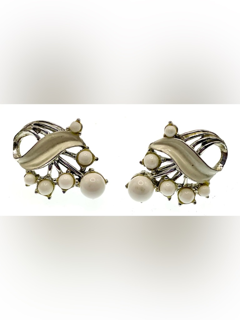 Vintage Mid Century Silver Tone Screw Back Earrings White Beads Retro Glam